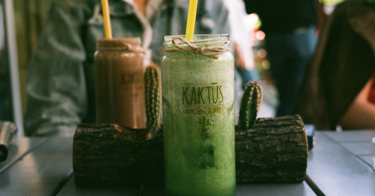 Blending a smoothie without changing the taste - Green Beverage With Straw