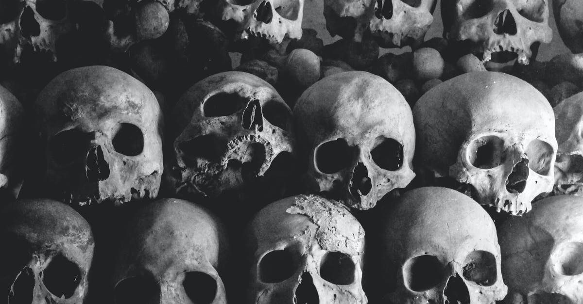 Browning bones in a skillet - Pile Of Human Skulls