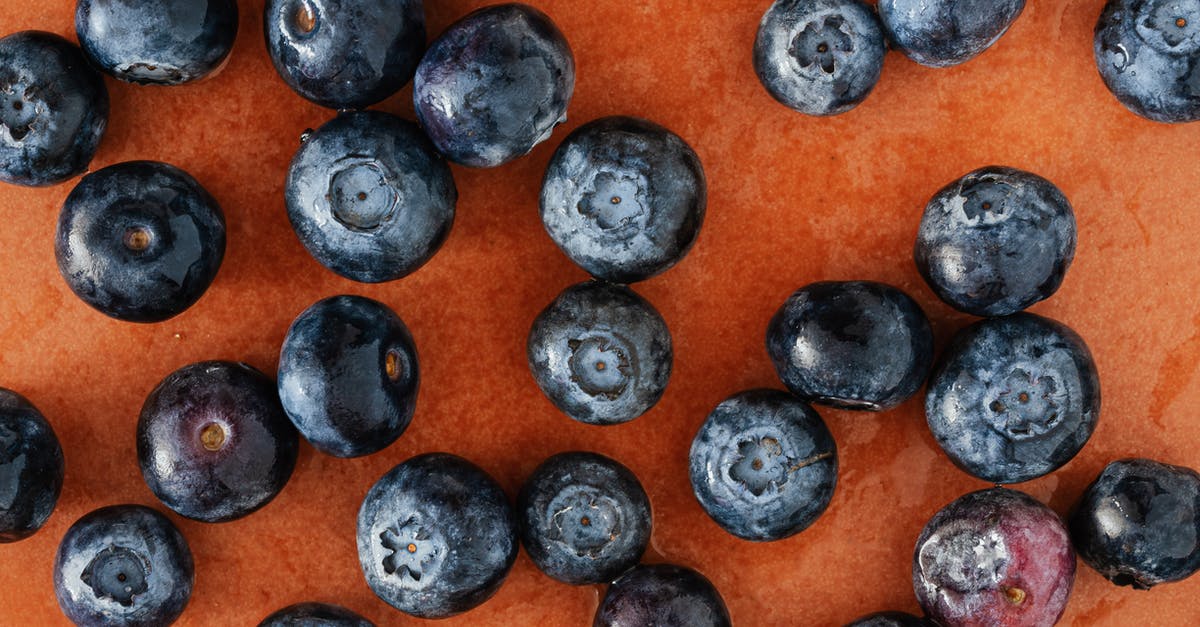 Cake not rising - too many wet ingredients? - Set of blueberries on table