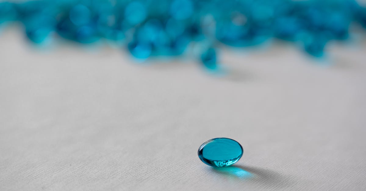 Can a clear glaze be made without gelatin or starch? - Blue Gel Capsule On Table