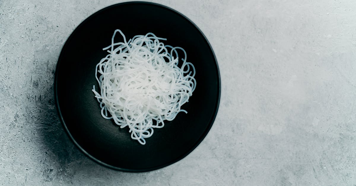 Chinese rice vermicelli tastes of chemicals - Photo Of Noodles On Bowl