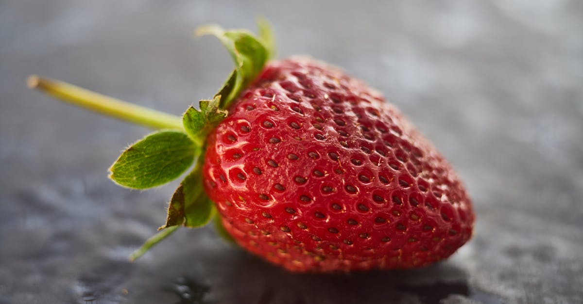 Colour fading strawberry - Ripe Strawberry