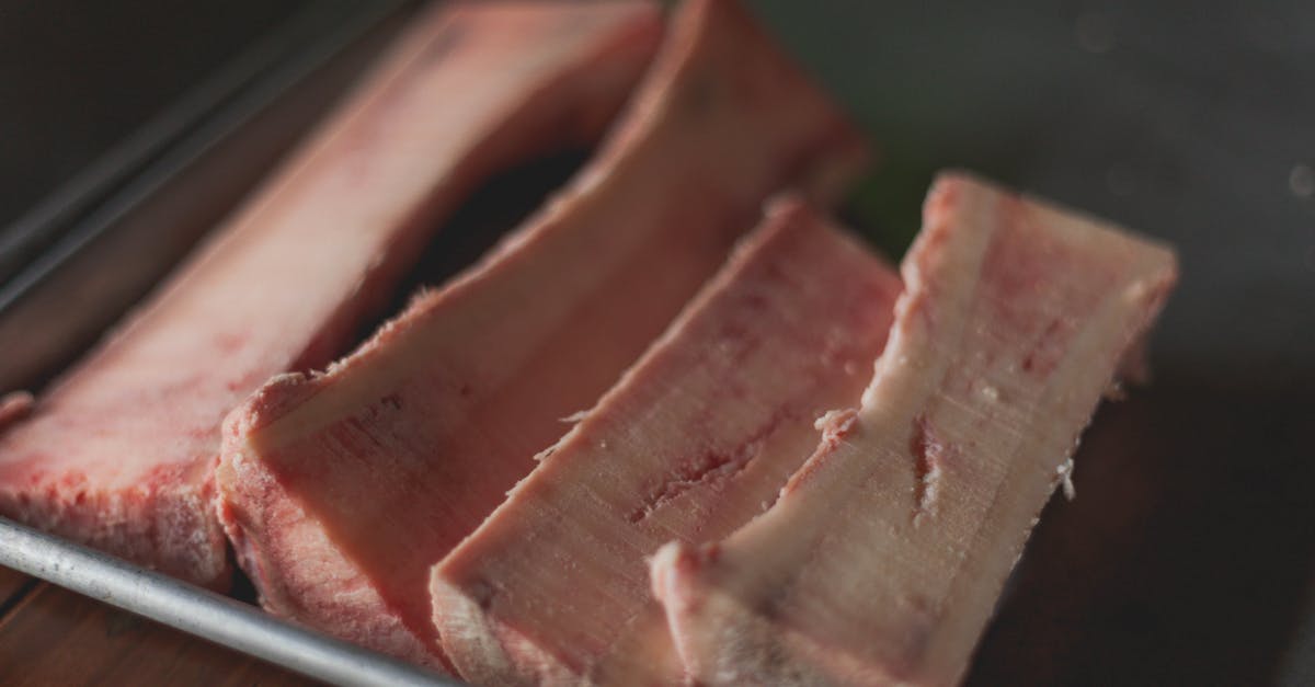 Cooking lamb that falls off the bone - Slices of Bone Marrow on a Tray