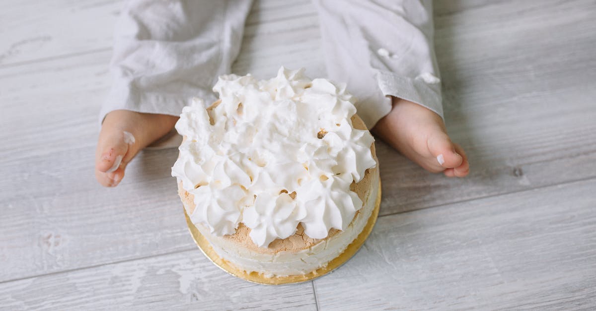 Creating a specific cream for a cake? - White Flowers on Brown Wooden Round Plate