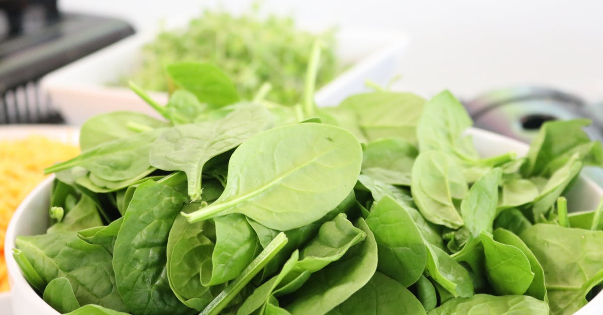 Does a strong smell when cooking spinach indicate anything? - Bowl of Spinach