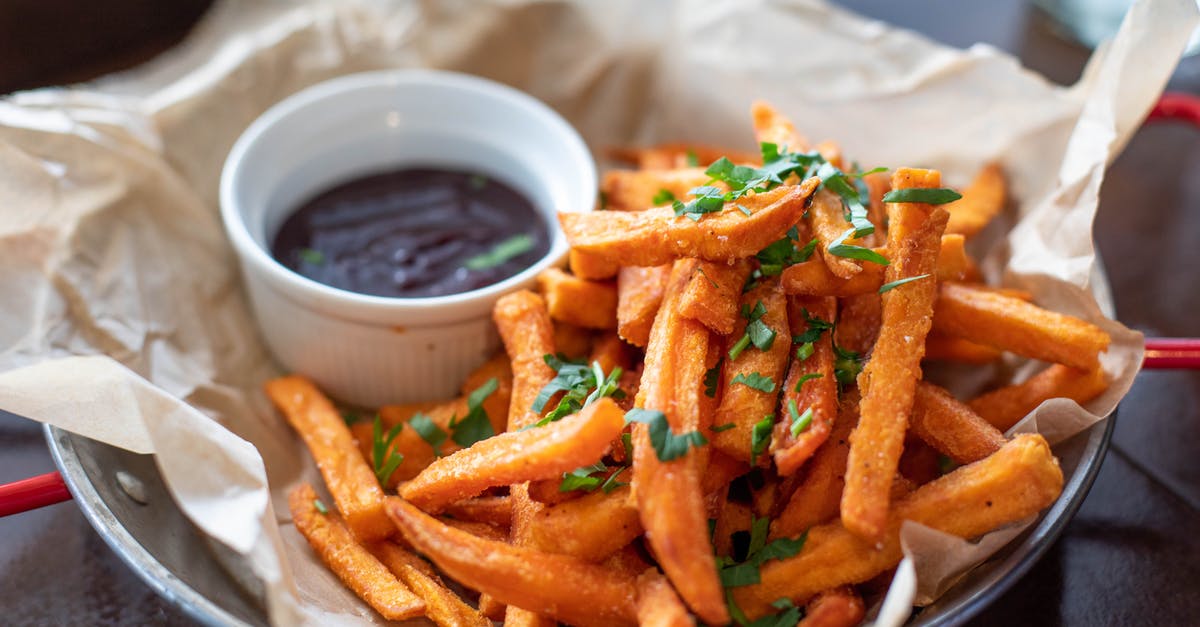 How can I make crispy potato wedges without frying and oven? - Fries and Dipping Sauce