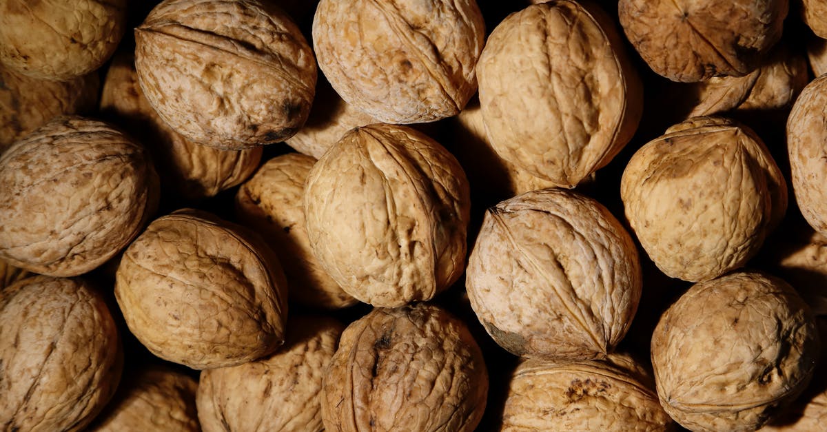 How can I quickly shell pine nuts? - Brown Walnuts