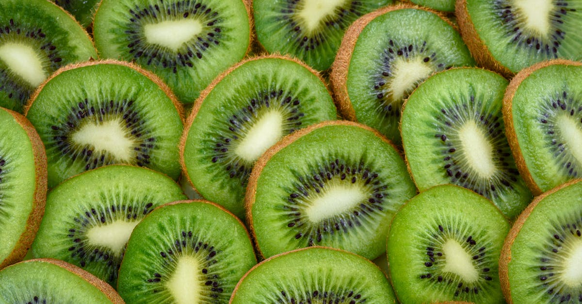 How do I remove kiwifruit skin without losing a lot of the fruit's flesh? - Sliced Kiwi Fruits