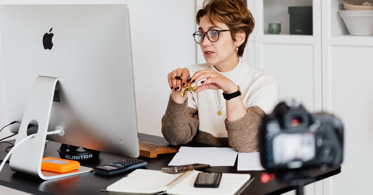 How does gelatin interact with grease (fat)? - Confident elegant lady in eyeglasses hosting webinar