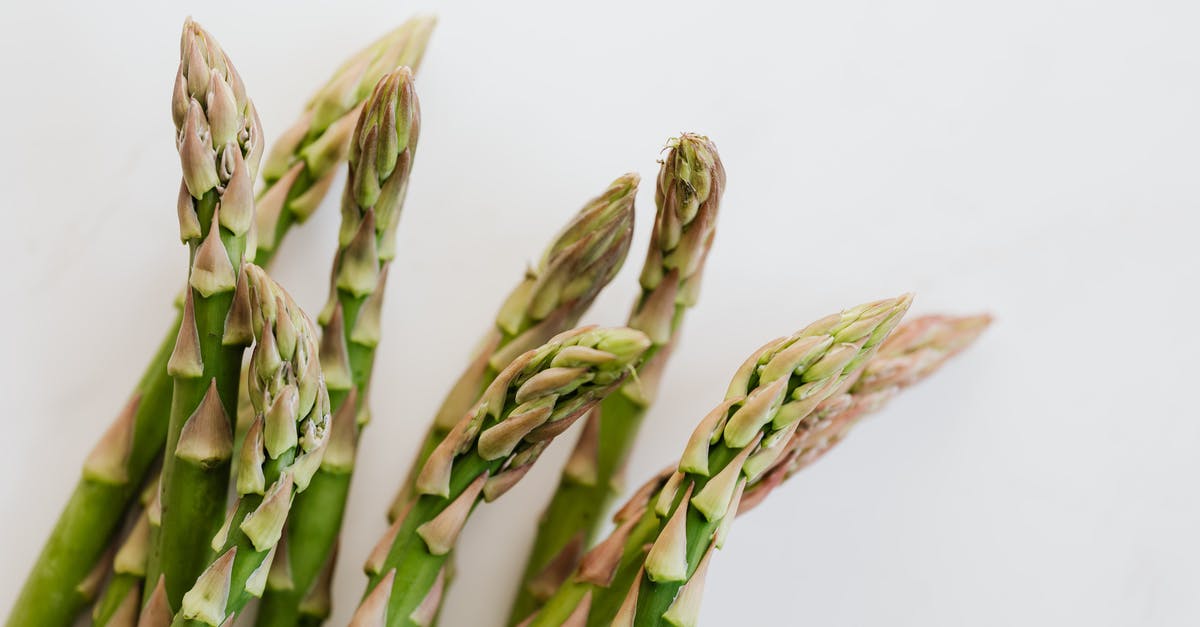 How long to cook asparagus on a BBQ? - Ends of asparagus pods in bunch