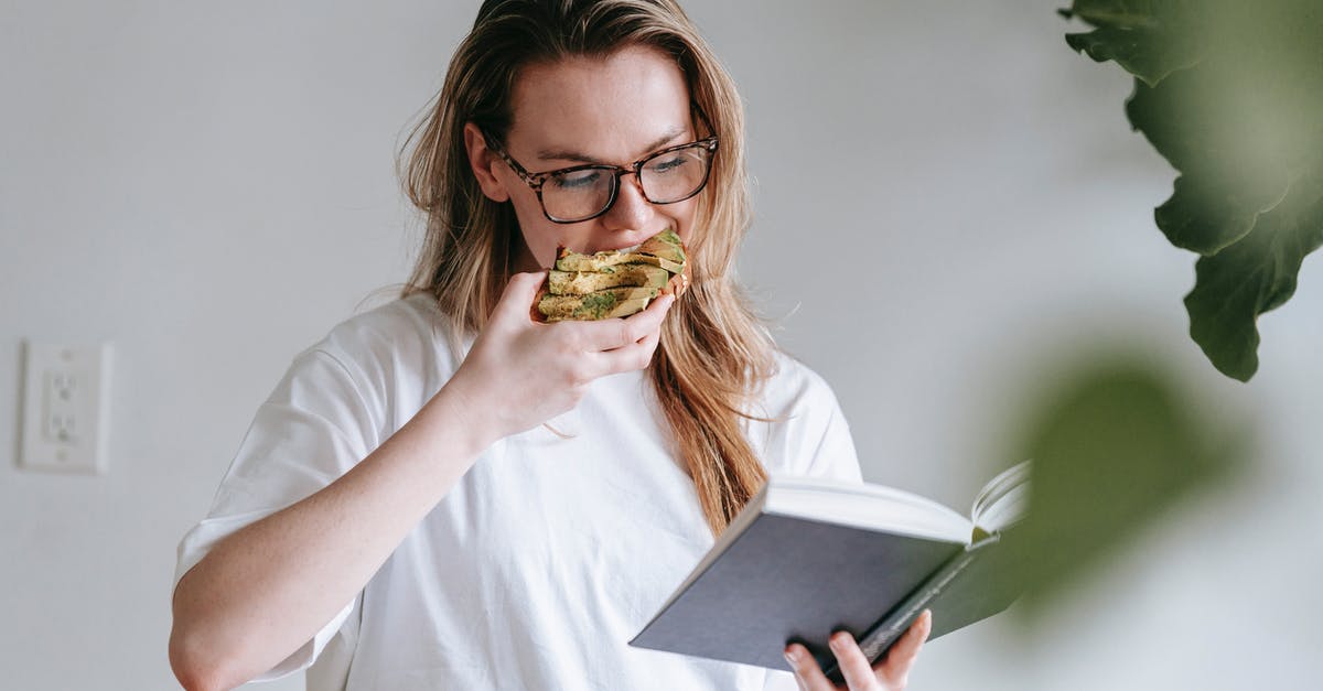 How long will a shooter's sandwich keep? - Young woman with book and toast