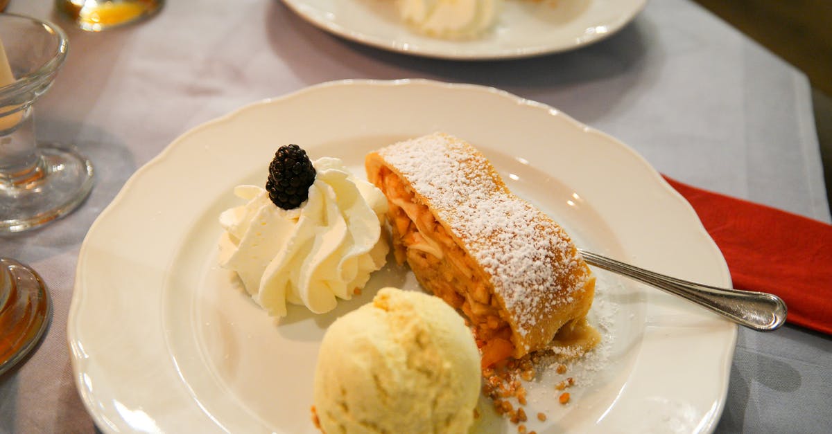 How much is a "scoop" of vanilla sugar? - Dessert on Ceramic Plate