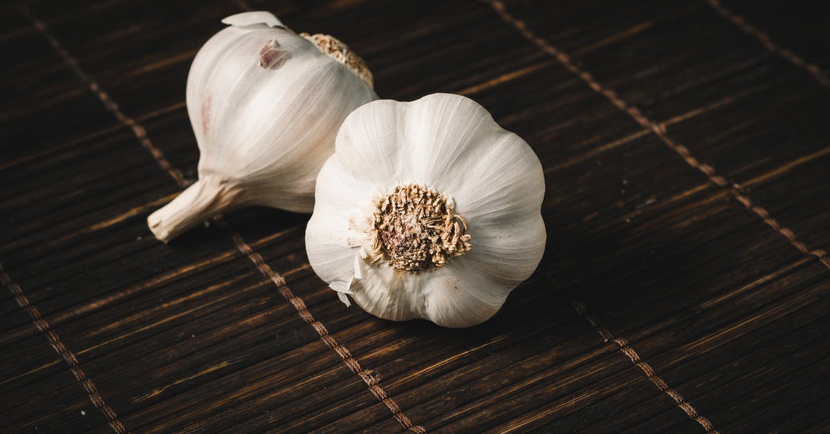 How much minced garlic is one clove? - Two White Garlics