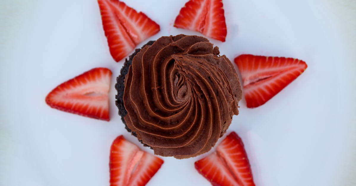 How to get chocolate of chocolate covered strawberries shiny? - Brown Cupcake