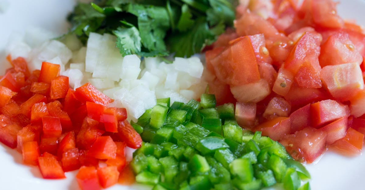 How to keep onions from sinking in a salad - Dice Vegetables