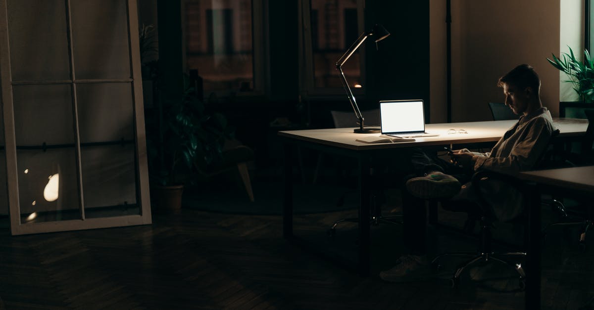 How to make apple pie stay intact - Silver Macbook on White Table