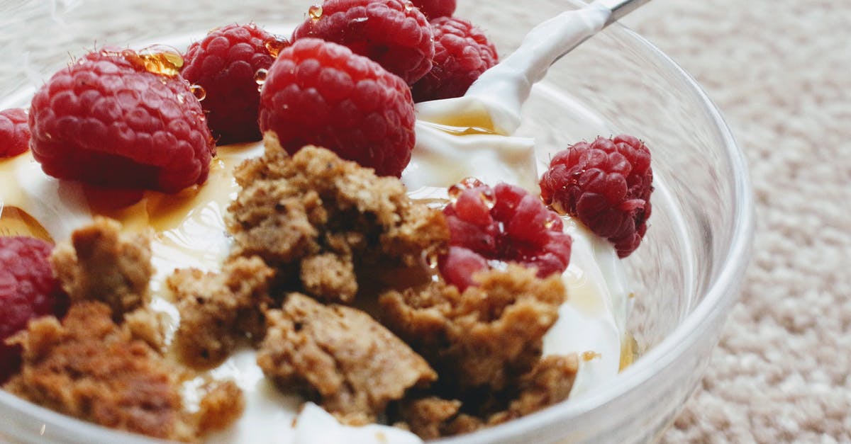 How to prevent greek yoghurt getting more sour - Delicious Greek yogurt with biscuit crumb and fresh raspberries