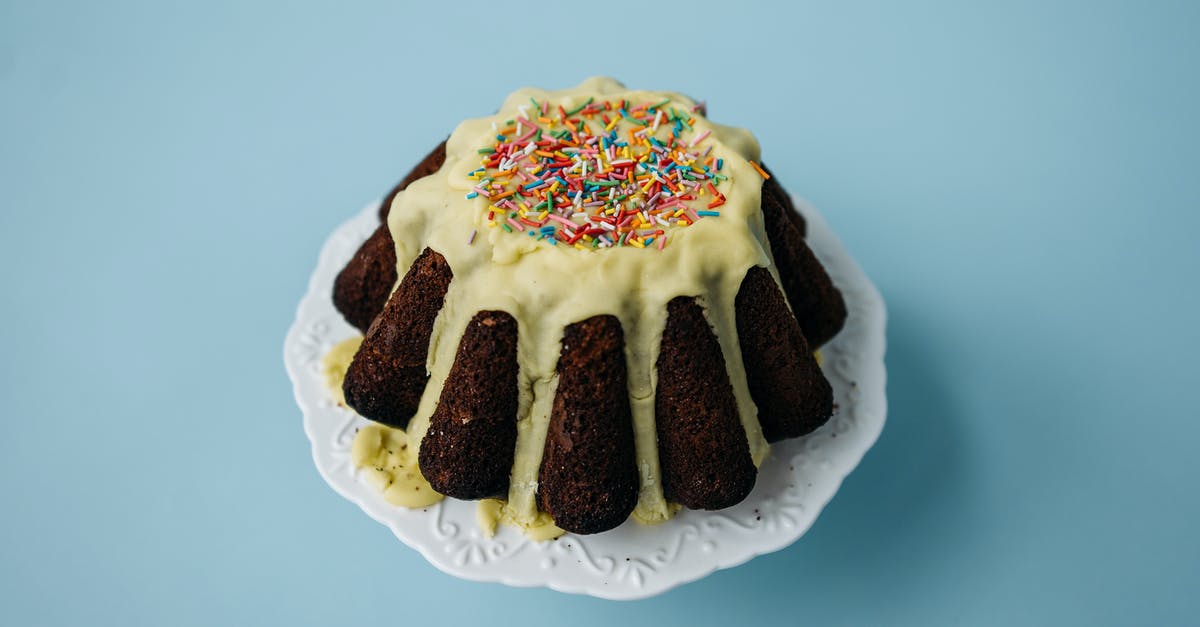 How to properly freeze cake - White and Brown Cake With Strawberry on Top