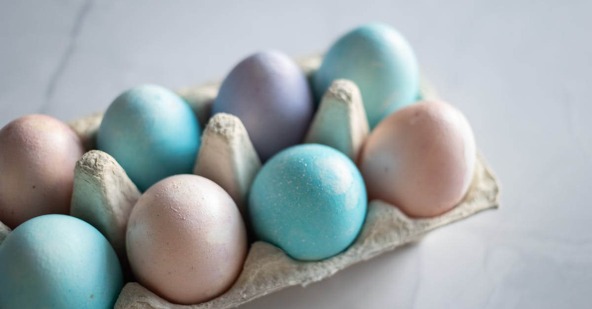 How to tell if eggs are rotten - Blue Egg on Brown Egg Tray