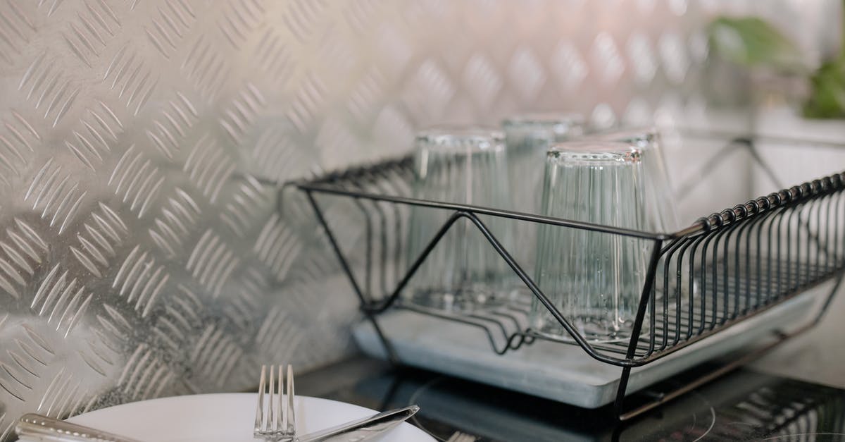 How to wash amaranth before cooking> - Clear Glass Bowl on Table