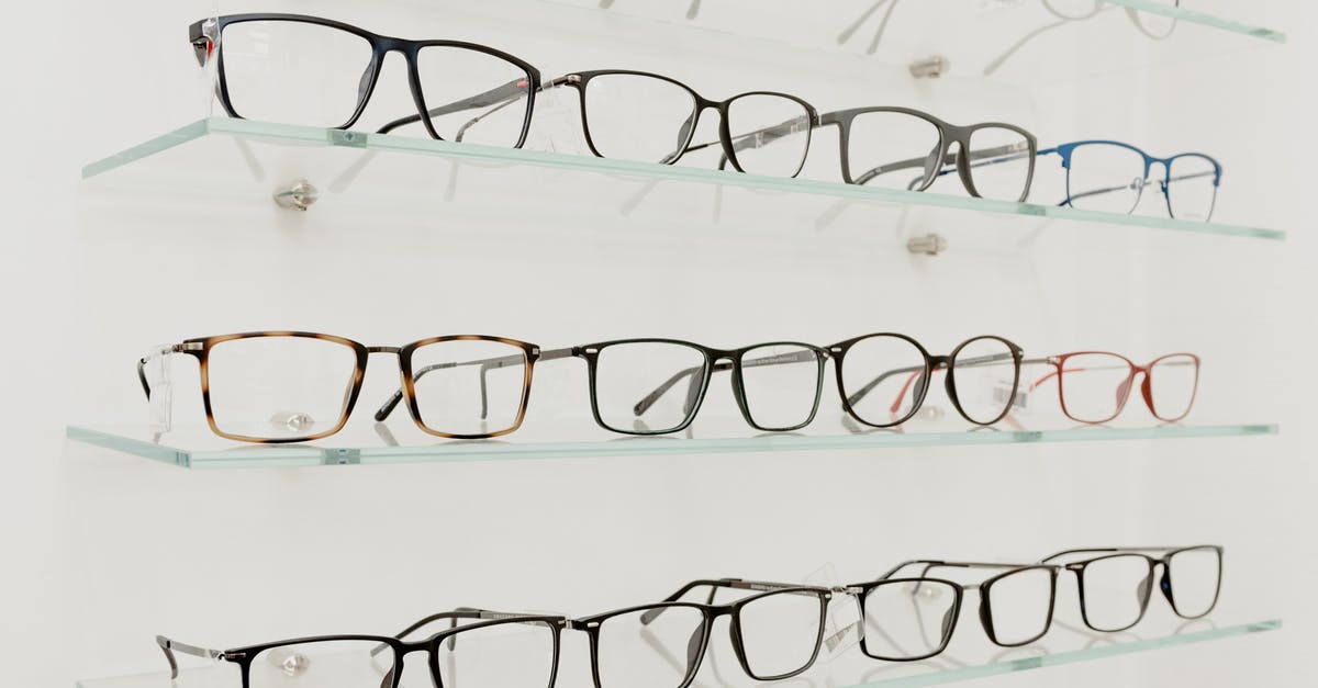 In what order should I put various "masalas" in chicken curry? - Collection of eyeglasses on shelves in store
