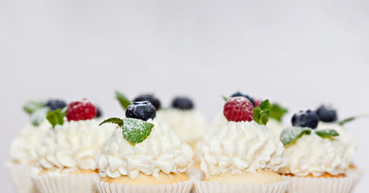 Incorporating Italian meringue into mousse - Whipped Cupcakes with Toppings