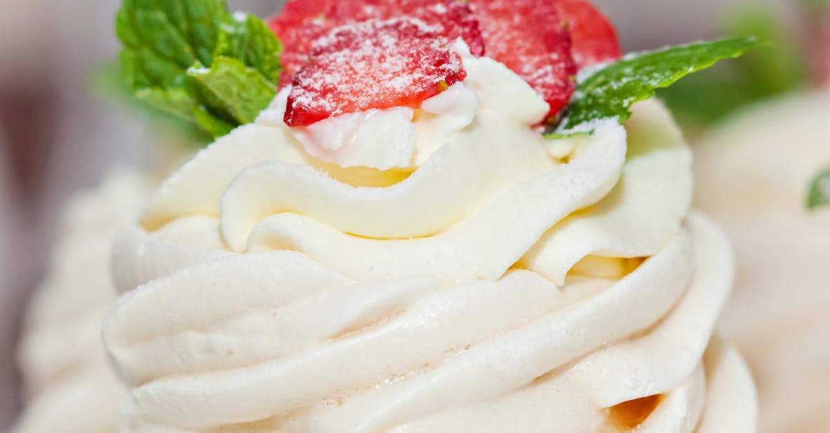 Incorporating Italian meringue into mousse - A Meringue Dessert with Strawberry and Mint Toppings