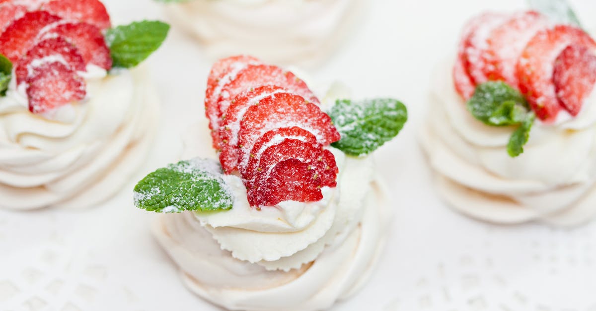 Incorporating Italian meringue into mousse - A Meringue with Strawberry and Mint Leaves Toppings