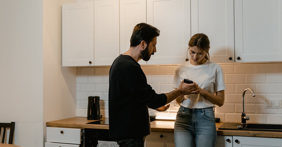 Is aluminum pressure cooker reactive? Will it give "off" flavors? - Man Taking the Woman's Smartphone  