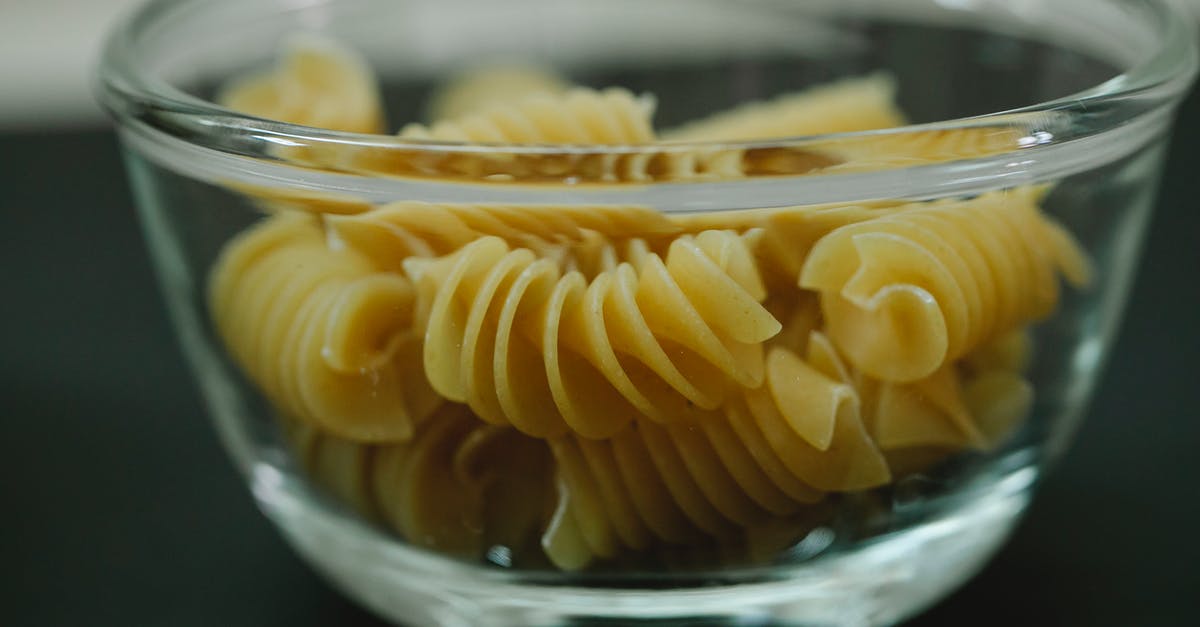 Is it safe to keep dried out egg noodles? - Twirl macaroni in glass bowl