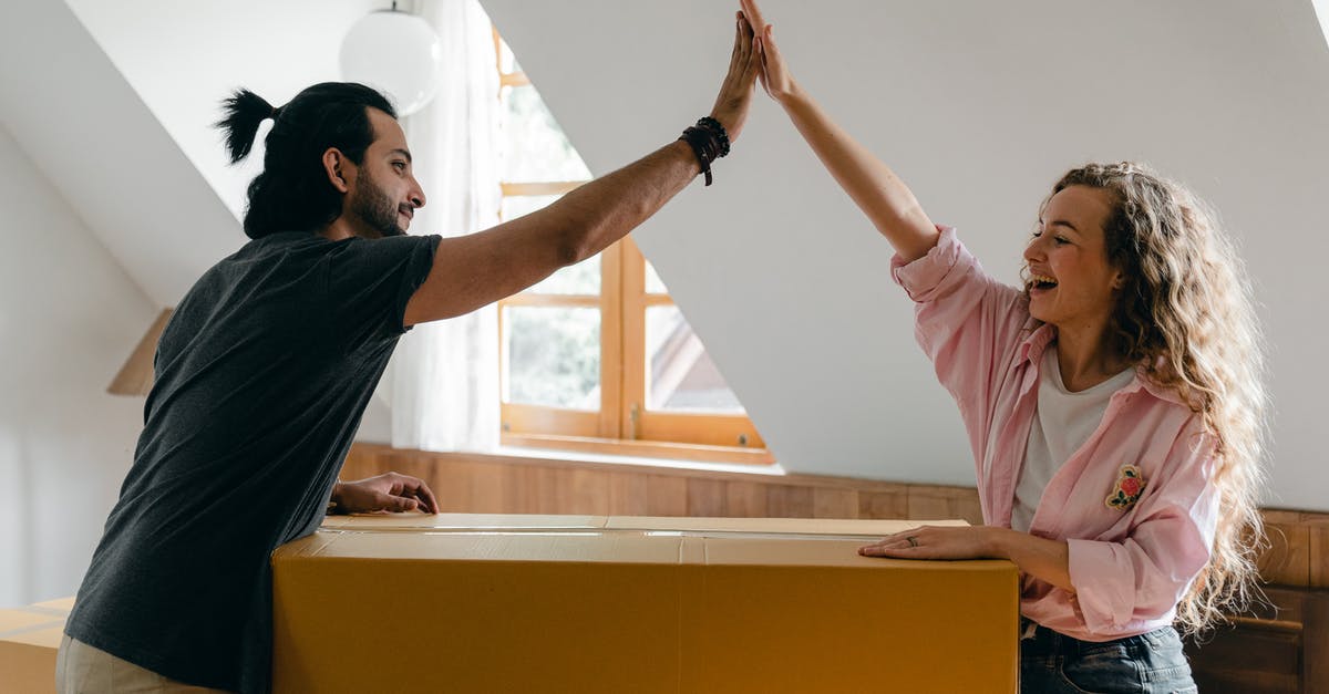 Is there such a thing as 'onion hair'? - Exited diverse couple relocating in new apartment