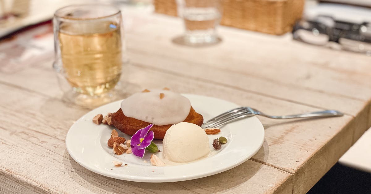 keeping ice cream fresh for 12 hours while transporting - Delicious dessert and tea on table