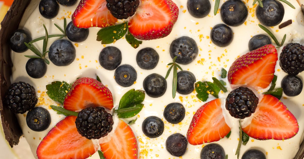 Making drinkable yogurt - Sliced Strawberries and Black Berries