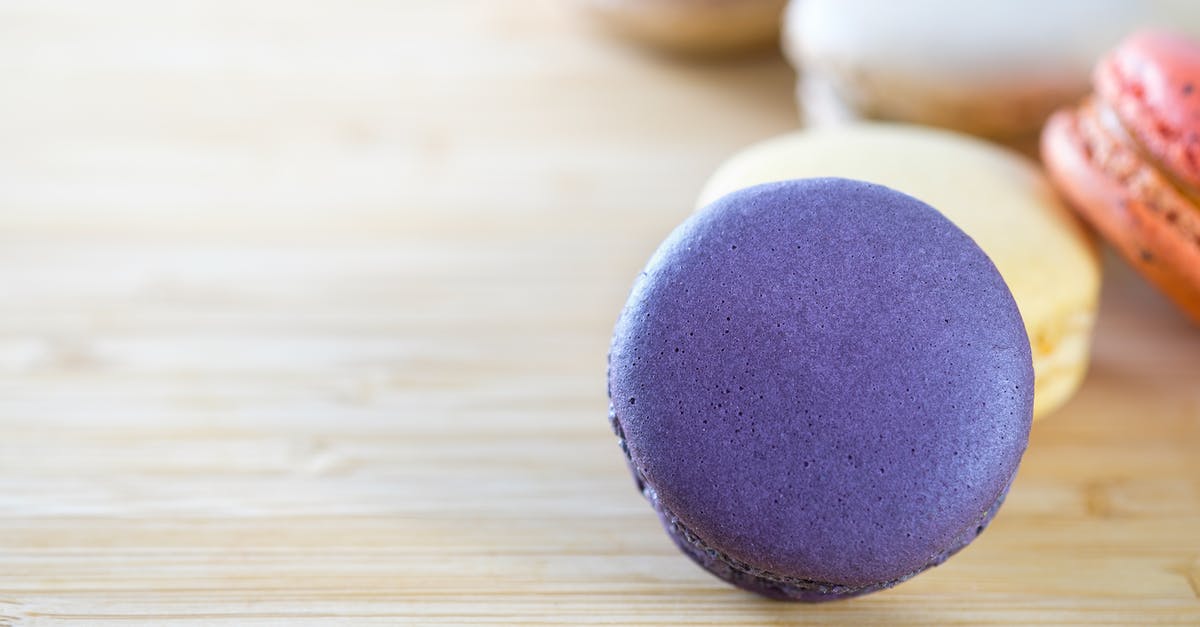 Non-sweet sugar replacement for French macaron - Photo of Macarons on Brown Wooden Surface