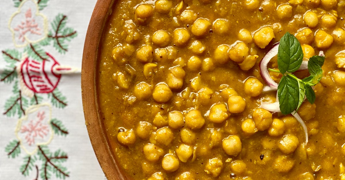 Reducing acidity in Northern Indian Cuisine (chana masala) - Close-up of Chana Masala