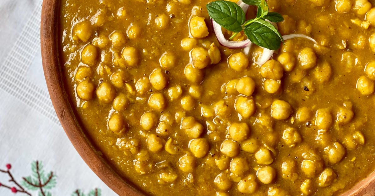 Reducing acidity in Northern Indian Cuisine (chana masala) - Close-up of Chana Masala