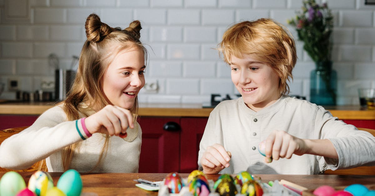 Since when have eggs in the UK said "at home, refrigerate" (and why)? - Kids Playing with Easter Eggs Since when have eggs in the UK said "at home, refrigerate" (and why)? - Kids Playing with Easter Eggs
