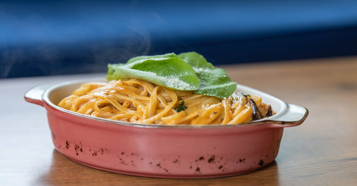 Table of calories - Pasta With Basil Leaves on Top 