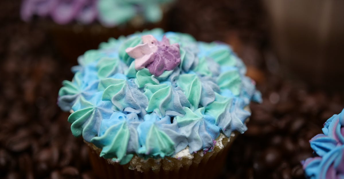 Turn leftover icing into buttercream icing? - Green and White Flower Bouquet