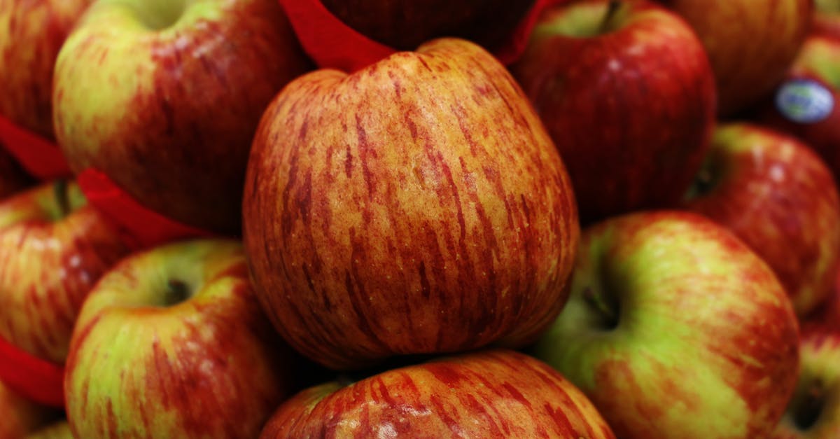 Using whole uncored apples in chutney? - Red and Yellow Apples in Closeup