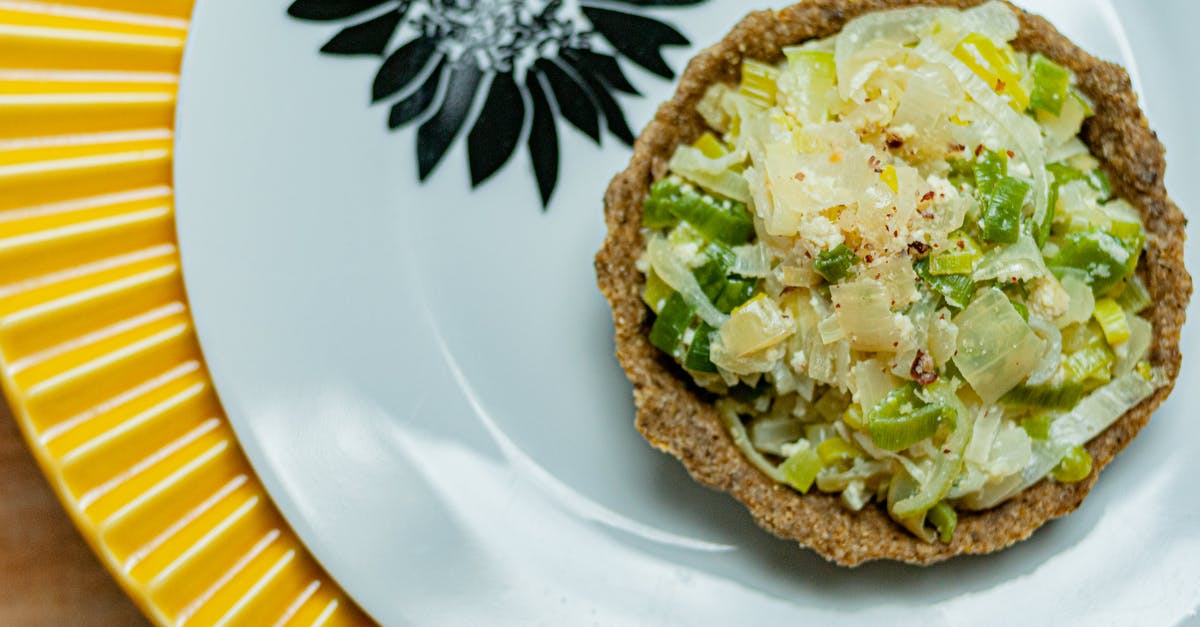 What's this green crispy vegetable or edible seaweed? - Healthy delicious salad with onion served on plate