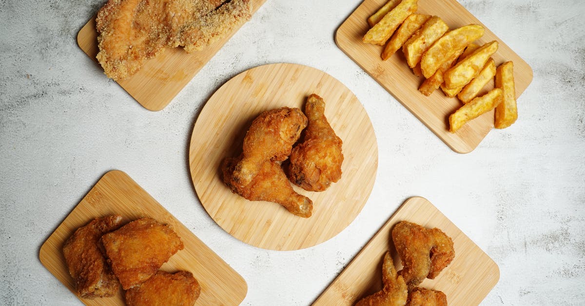 What are toffee potatoes? - Wooden Trays with Fried Chicken and Potatoes