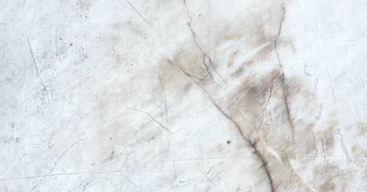 What dishes don't stain with heavy spices? - White marble surface with chaotic lines