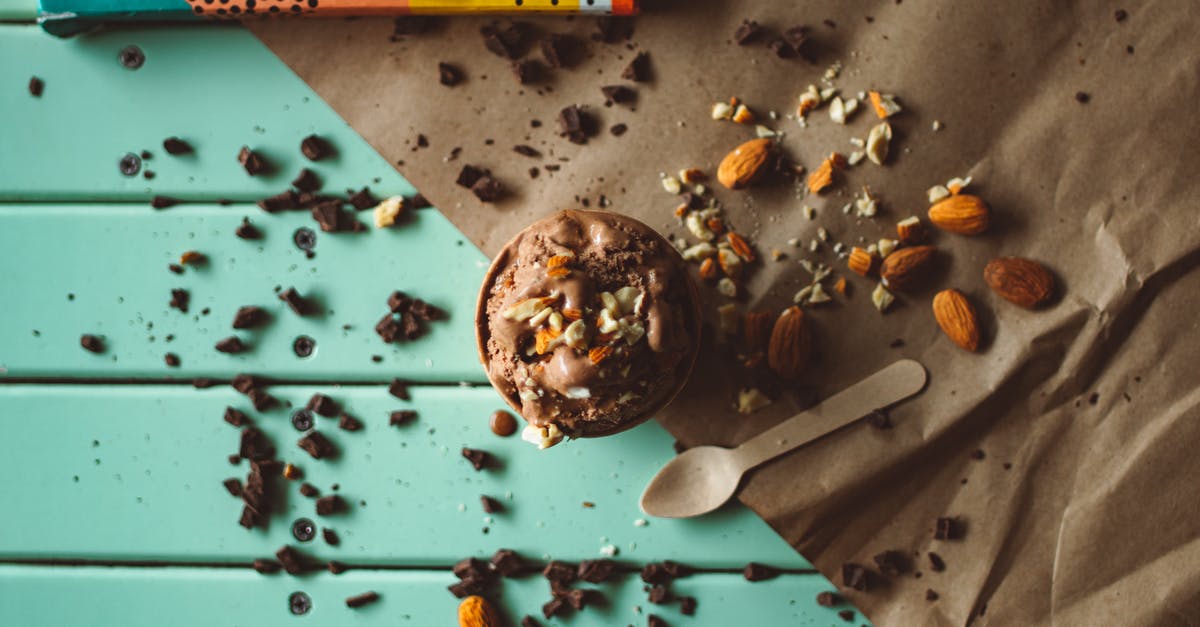 What flavor (besides chocolate) goes well with hazelnut? [closed] - Chocolate Ice Cream with Almonds Topping