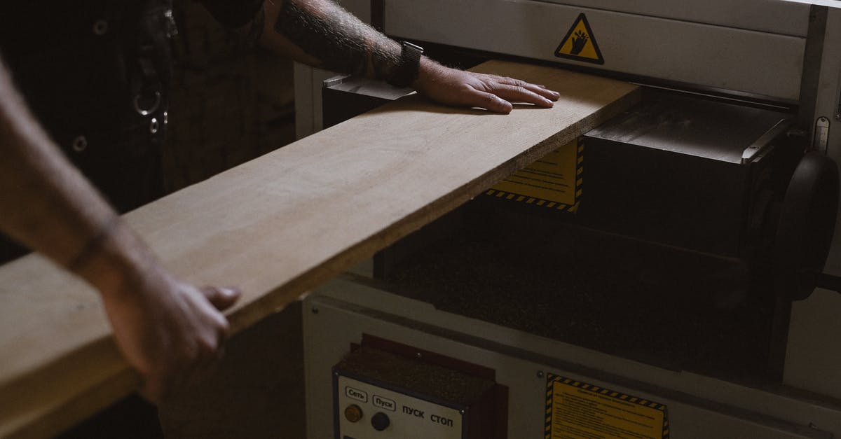 What is the maximal thickness for choux pastry? - Crop carpenter using  thicknessing machine to trim wooden board