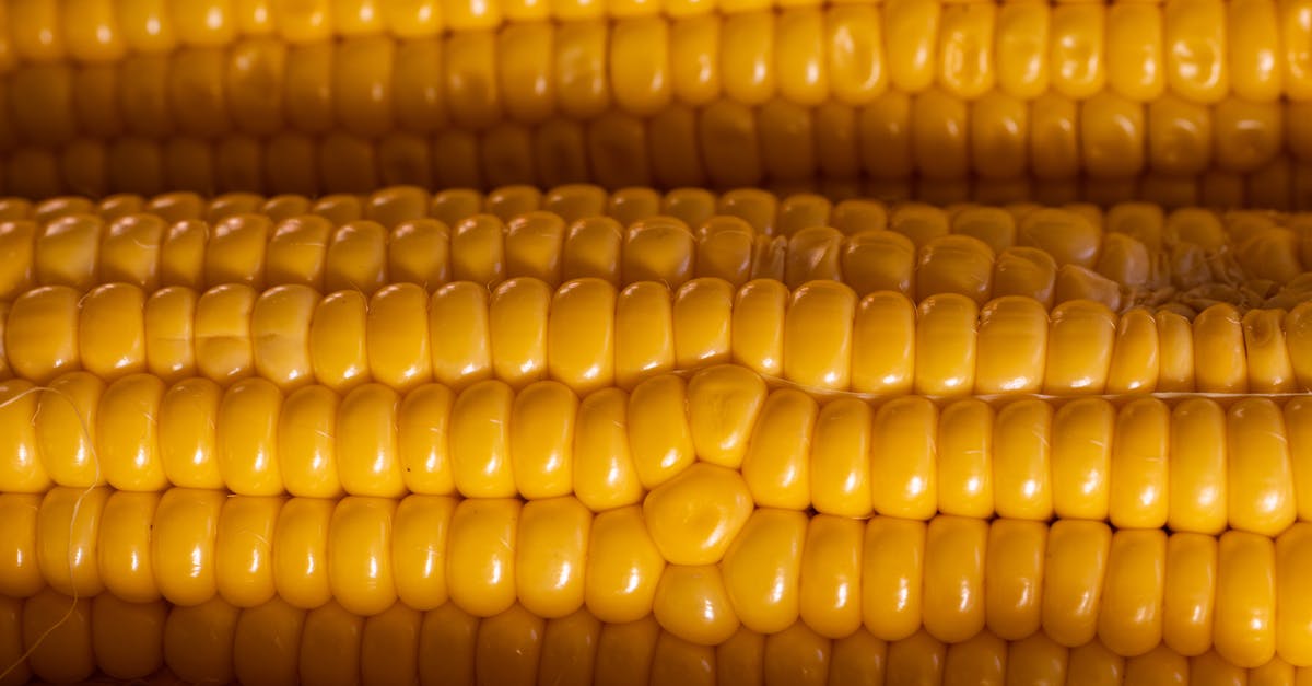 What is the most efficient way to remove kernels from a corn cob? - Freshly Peeled Yellow Corn