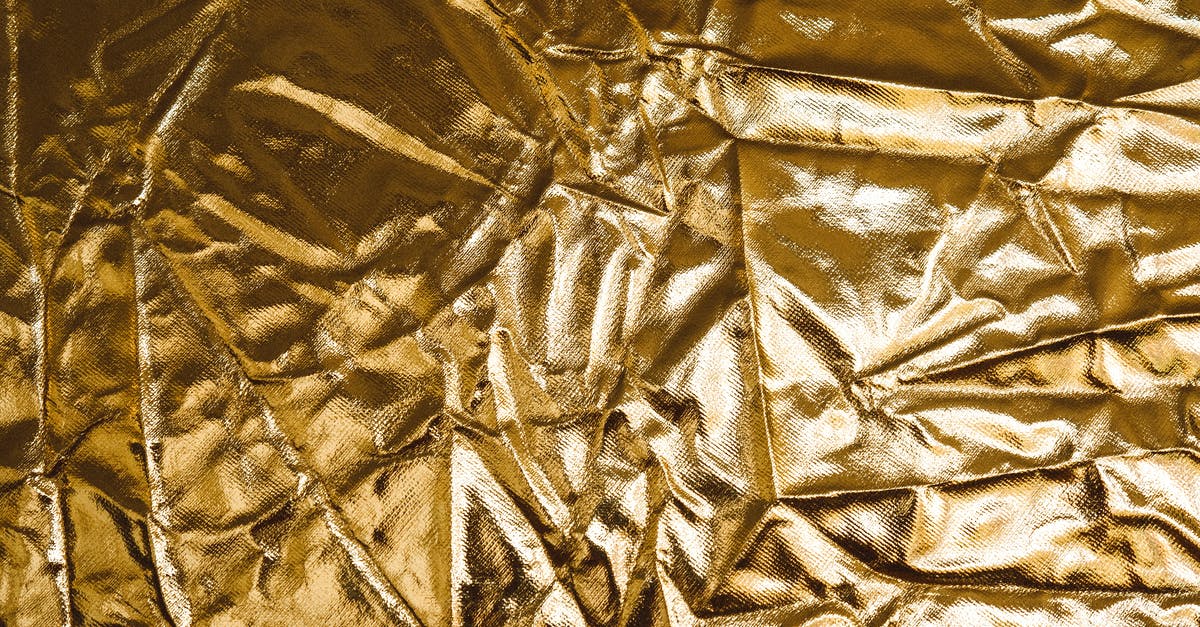 When is it necessary to put foil over a pie's crust? - Gold Textile