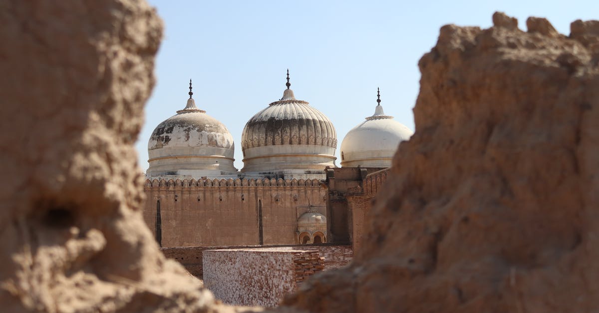 Where can I find ancient ages/middle ages recipes and preparation techniques? - Domes of ancient Abbasi Mosque located in arid desert on territory of Derawar Fort in Pakistan