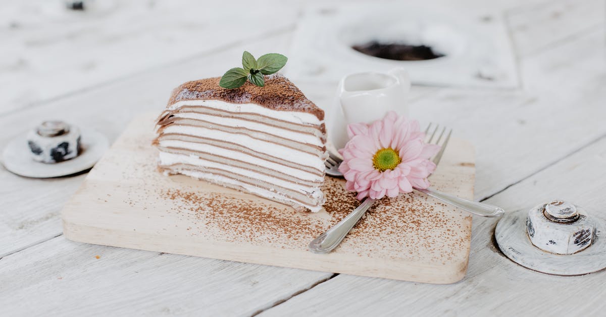 whipped cream icing beforehand vs right before serving - Delicious pancake pie with pastry cream