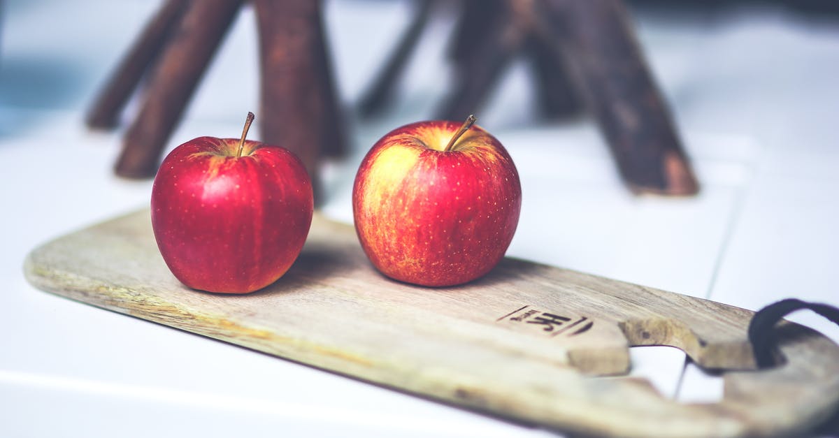 Why do apples sometimes taste bitter? - Two apples on the board